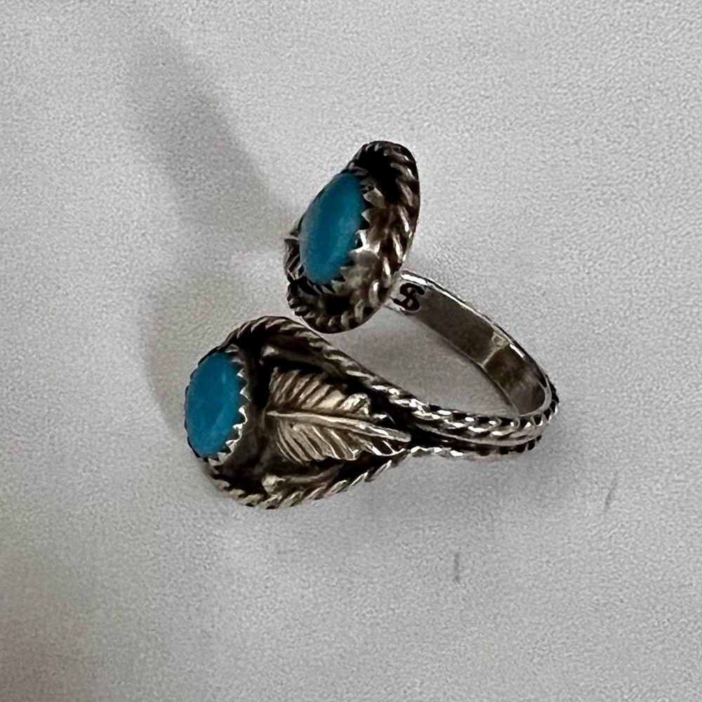 Vintage sterling silver and turquoise ring. - Picture 3 of 6